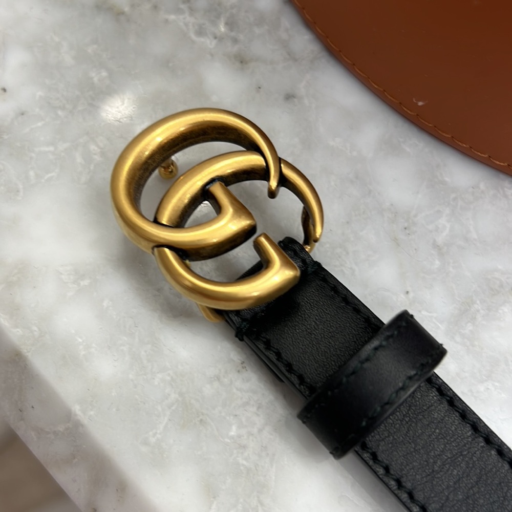 Gucci Black Leather Belt with Gold GG Buckle - Picture 6 of 9